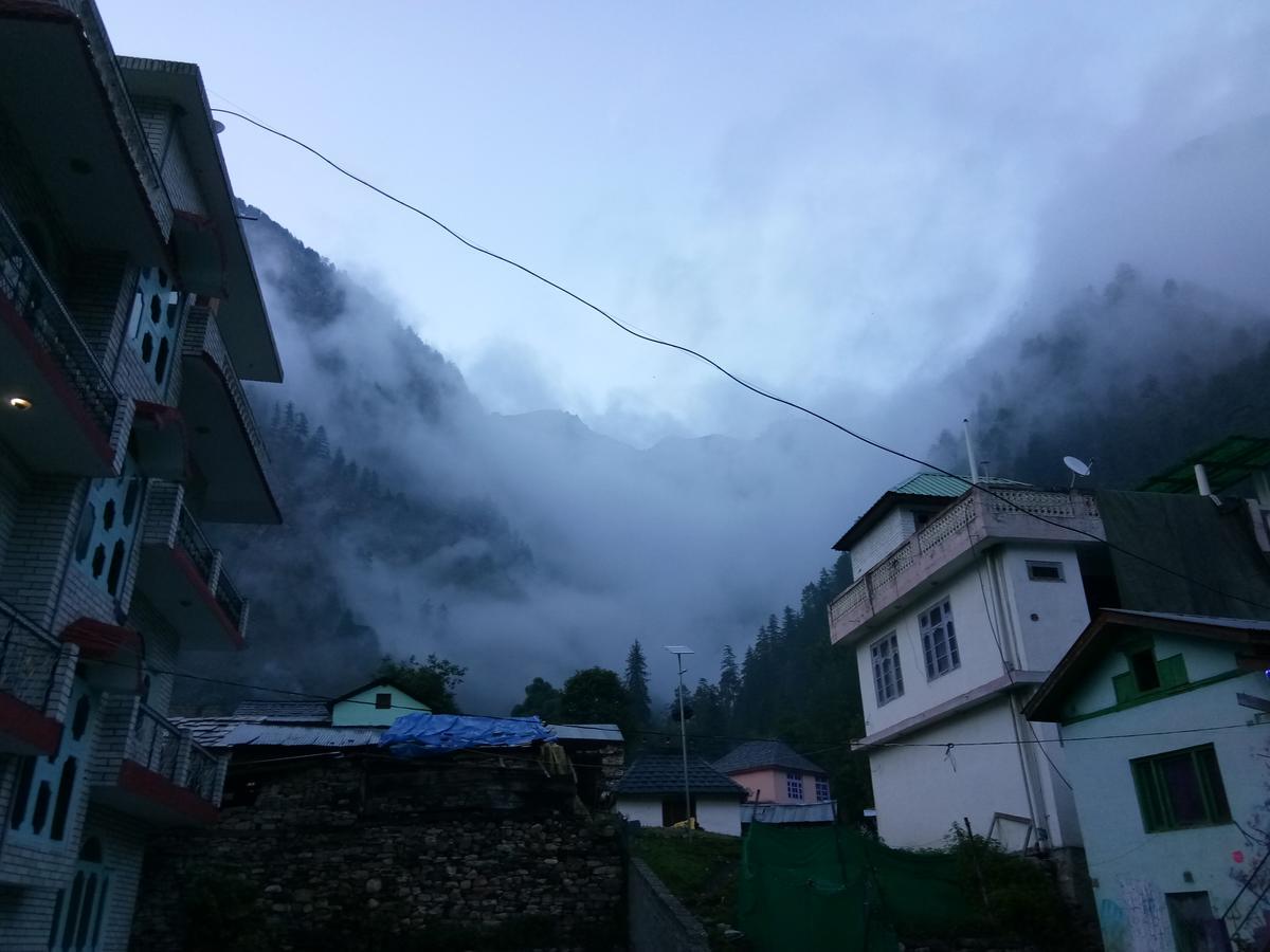 Moksha Hotel Kasol Exterior photo